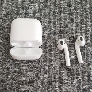 AUTHENTIC  APPLE AIRP 1st GEN